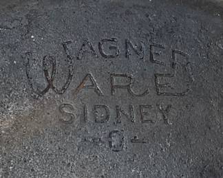 WAGNER WARE SIDNEY CAST IRON FRYING PAN,