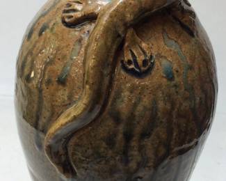 VINTAGE LIZARD POTTERY JUG HODGE