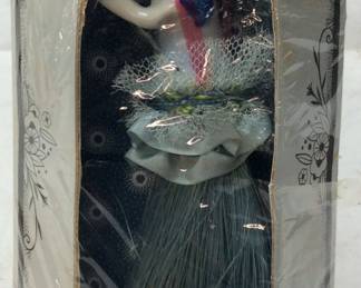 ANTIQUE BOUDOIR BRUSH NEVER OPENED