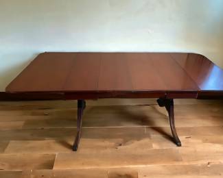Federal Duncan Phyfe Style Dinning Room Table