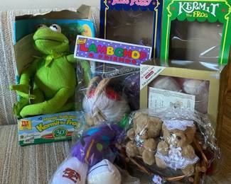 FisherPrice Kermit And Miss Piggy Dress Up Dolls And Bialosky Treasury Pilot Bear