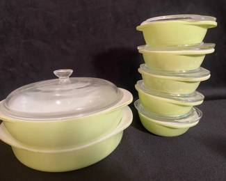 Vintage Pyrex Caserole Single Serve Bowls  Lids