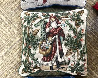 Holiday throw pillows