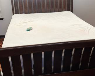 Stickley queen Harvey Ellis bed with Tempurpedic adjustable mattress 