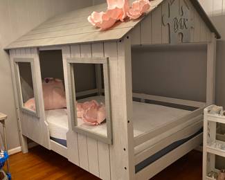 Nice full size bed. Great condition.