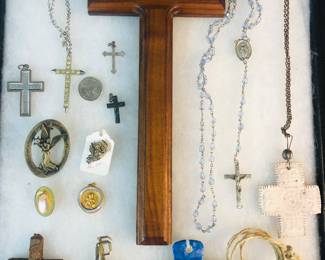 Religious jewelry cross lot 