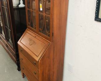 Secretary made in Illinois 