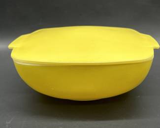 Vintage Lidded Yellow Pyrex Dish