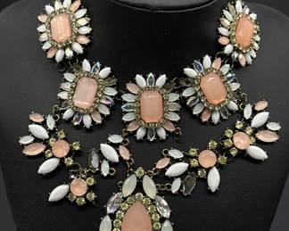 Vintage Bib Style Flower Necklace