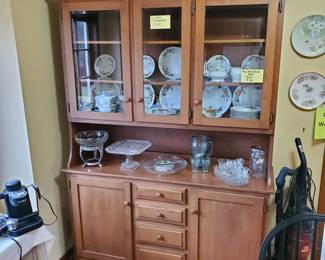 Solid wood hutch with lights