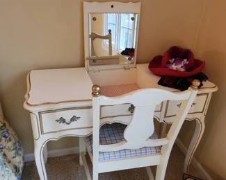 Dixie vanity