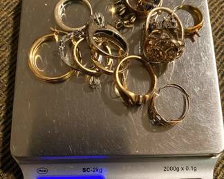 45.7 GRAMS 14K SOLID GOLD RINGS AT SCRAP PRICE.