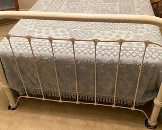 BEAUTIFUL FULL SIZE ANTIQUE IRON BED.