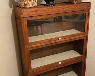 ANTIQUE 3 SECTION LAWYERS BOOKCASE.