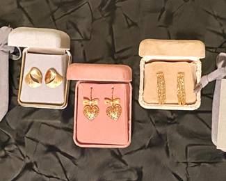 HERE WE GO WITH LOTS OF 14K GOLD EARRINGS