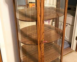 BEAUTIFUL ANTIQUE BOW FRONT CURIO DISPLAY CABINET.