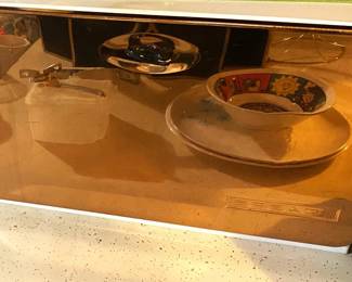 SWEET VINTAGE BREADBOX.