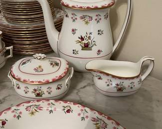 Absolutely beautiful set of China. Excellent condition. Wedgwood Bianca Williamsburg 