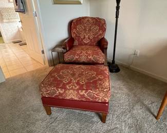 chair w/ottoman