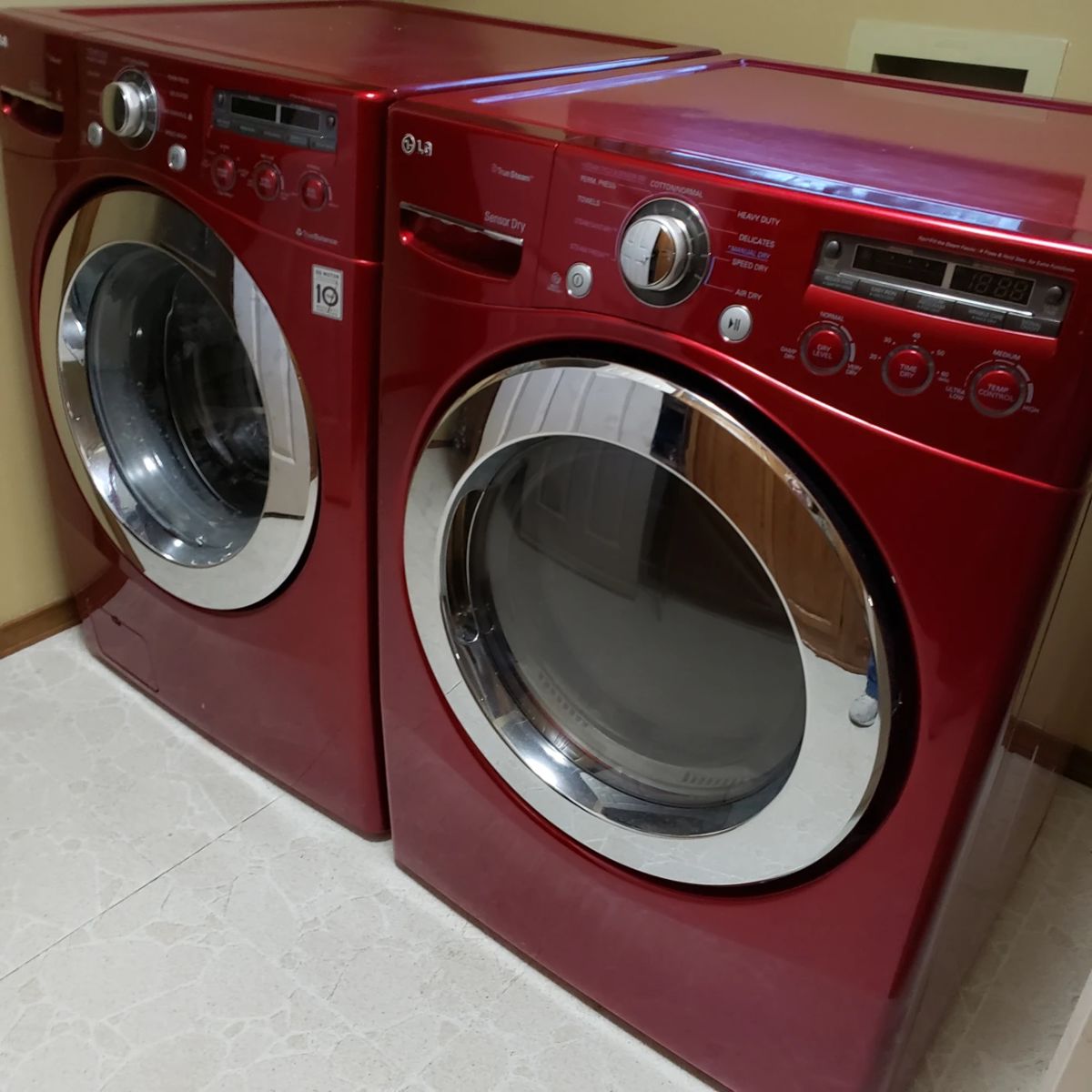 LG FRONT LOAD washer & true steam dryer 