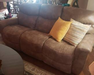 Sofa w Reclining ends 