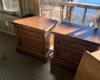 American of Martinsville Pair of bedside tables