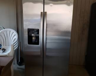 WHIRLPOOL side by side refrigerator 