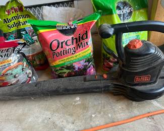 Electric Black & Decker Blower