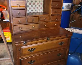 Cute antique desk 