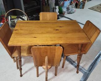 Child wood table & 4 chairs