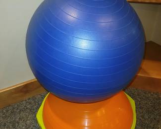 Bosu balance ball