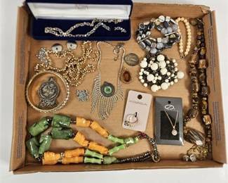 Lot 255   3 Bid(s)
Costume Jewelry Assortment