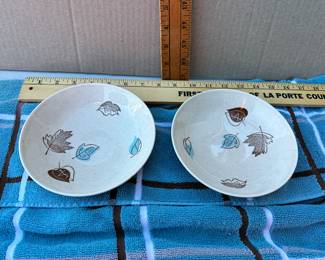 2 Leaf Bowls $10.00
