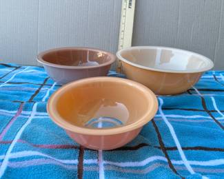Set of Three Clear Glass Bottom Bowls Pyrex $14.00