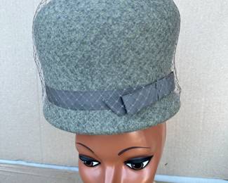 Gray Hat with Bow and Netting $8.00