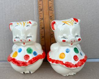 American Bisque Salt and Pepper Polka Dot Pigs $20.00