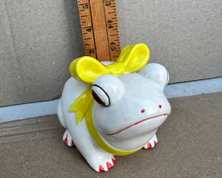 Frog Piggy Bank Missing the Stopper $5.00