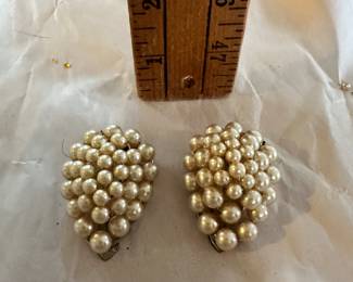 Pearl Shoe Clips $5.00