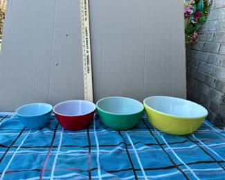 Primary Pyrex Bowl Set $58.00 set