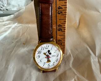  Minnie Mouse Lorus Watch $8.00