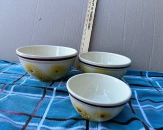 Hall Mixing Bowl Set $24.00, see photos for condition 