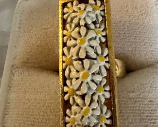 White Flower Ring $4.00