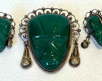 Vintage Aztec Brooch and Earrings Set (screw back earrings) 

The pin measures about 2.2". Item in vintage/used condition with some wear. 