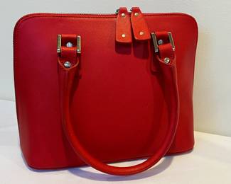 Red Basta Crossbody Handbag, looks to be new without tags. 

Measures 11" x 4" x 9.5". 
