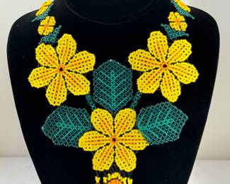 Gorgeous Yellow Flower Beaded Necklace

Truly a lovely design! 