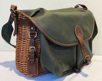 Wathne Fishing Basket, looks to be new without tags

Measures about 14" x 14.5" x 12" 