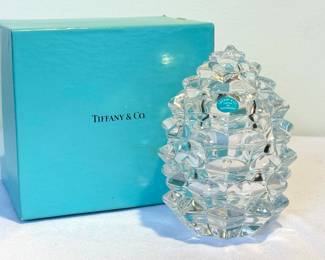 Tiffany & Co Crystal Lidded Pine Cone Box, measuring 5 inches tall

Comes with the Tiffany & Co iconic blue box. 