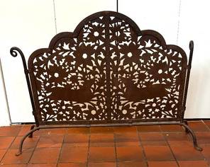 Vintage Decorative Metal Fireplace Screen in a lovely ornate design, very aesthetically pleasing!

Exhibits some wear,  providing great patina.  

Measures 37 x 30 x 10 inches. 