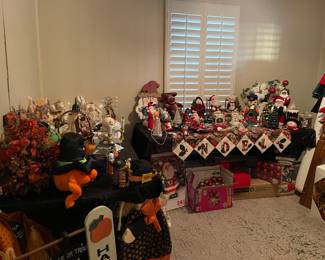 Christmas & Halloween Decor