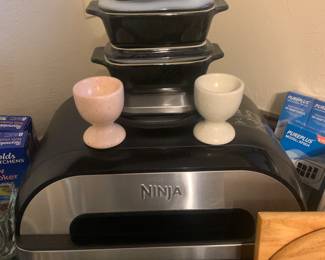 Ninja Foodi 5-in-1 Indoor Grill with Integrated Smart Probe, 3.9 L (4 qt.) Air Fryer